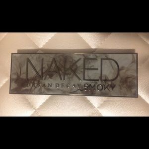 Urban Decay Naked Smoky Palette